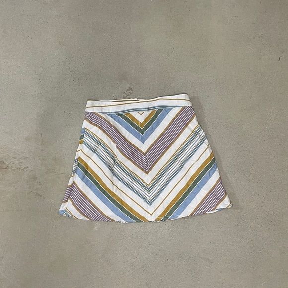 Free People | V Striped Linen Mini Skirt with Pockets and Underlined fabric - Picture 4 of 8
